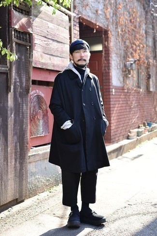 Какие брюки чинос носить с синей водолазкой