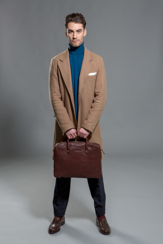 Какие длинные пальто носить с синей водолазкой