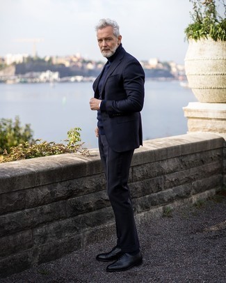 Какие оксфорды носить с синей водолазкой