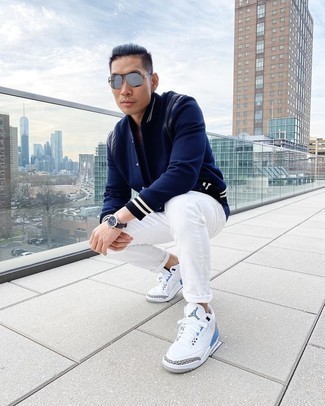 С чем носить синюю университетскую куртку мужчине