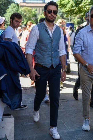 С чем носить синий жилет