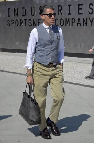 С чем носить синий жилет