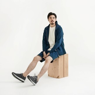 Какие кроссовки носить с синей ветровкой мужчине