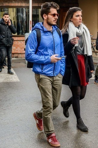 С чем носить синюю ветровку мужчине