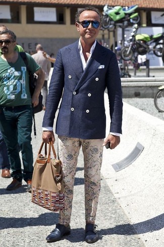 С чем носить синий шерстяной двубортный пиджак мужчине