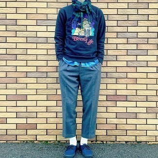 С чем носить синие шерстяные классические брюки мужчине