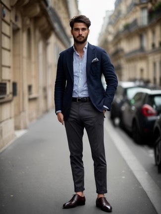 С чем носить синюю шерстяную куртку мужчине