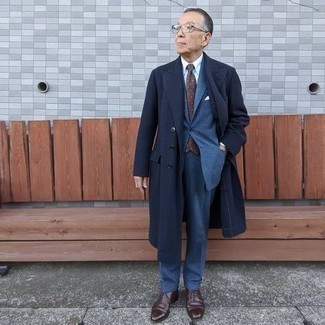 С чем носить синий шерстяной костюм