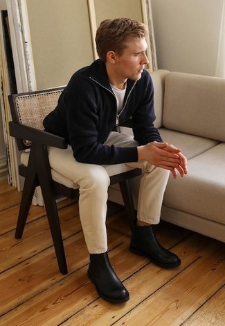 С чем носить синий свитер с воротником на молнии мужчине