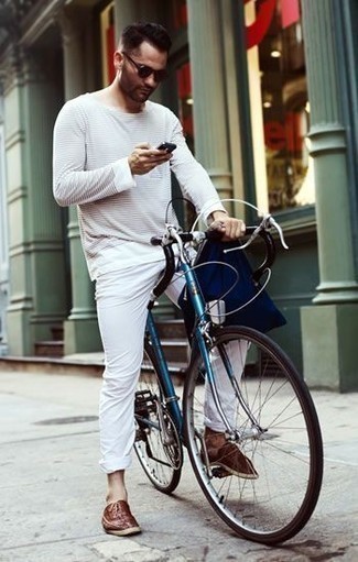 С чем носить синий мужской клатч мужчине