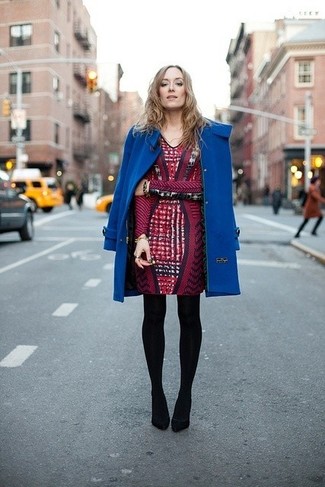 Как носить облегающее платье с пальто