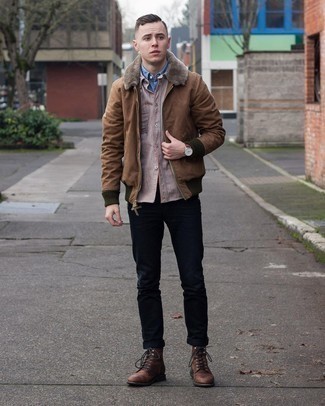 Как носить бомбер с повседневными ботинками мужчине