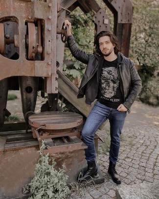 Как носить бомбер с повседневными ботинками мужчине