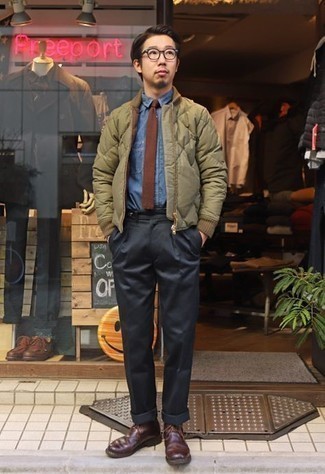 Как носить бомбер с классической рубашкой мужчине