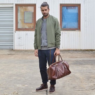 Как носить бомбер с курткой без рукавов мужчине