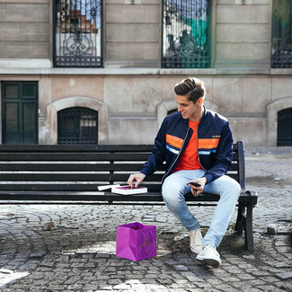 С чем носить бомбер мужчине в стиле кэжуал