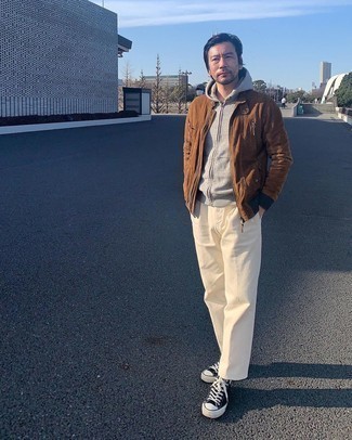 Как носить бомбер с низкими кедами мужчине