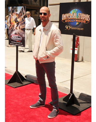 Как носить бомбер с слипонами мужчине