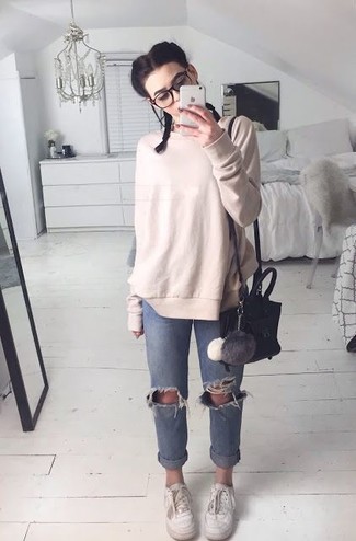 С чем носить джинсы-бойфренды