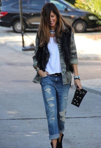 С чем носить джинсы-бойфренды