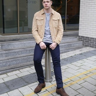 Как носить броги с футболкой с круглым вырезом