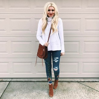 Какие джинсы носить с коричневыми ботильонами