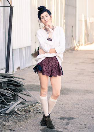 Какие шорты носить с коричневыми ботильонами