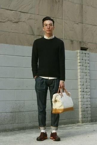 Какие брюки чинос носить с коричневыми кроссовками