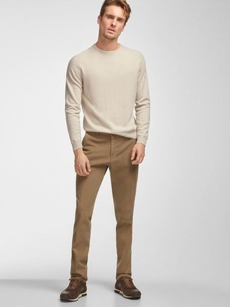 Какие брюки чинос носить с коричневыми кроссовками
