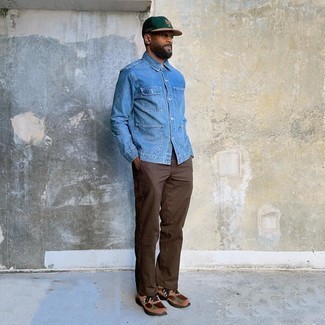 Какие брюки чинос носить с коричневыми кроссовками