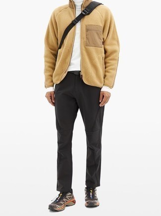 С чем носить коричневые кроссовки мужчине