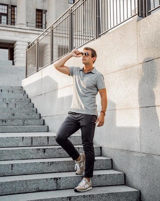 С чем носить коричневые кроссовки мужчине