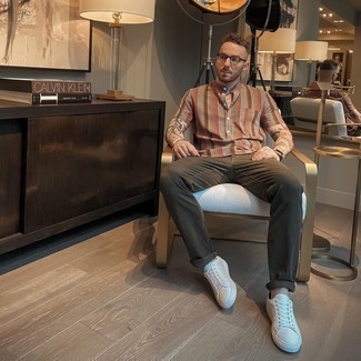 С чем носить коричневый браслет из бисера мужчине