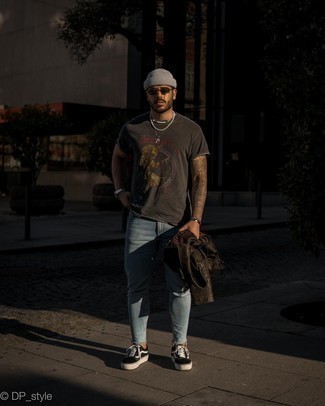 С чем носить коричневую косуху мужчине