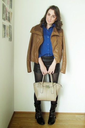 Какие шорты носить с коричневой косухой женщине