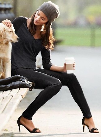 Какие джинсы скинни носить с коричневой косухой