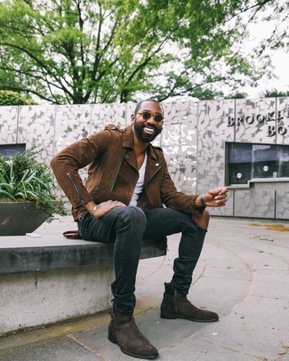 Какие майки носить с коричневой косухой мужчине