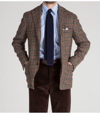 Как носить коричневый пиджак с коричневыми брюками чинос