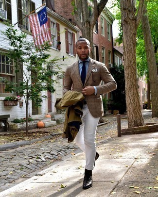 Какие полевые куртки носить с коричневым пиджаком