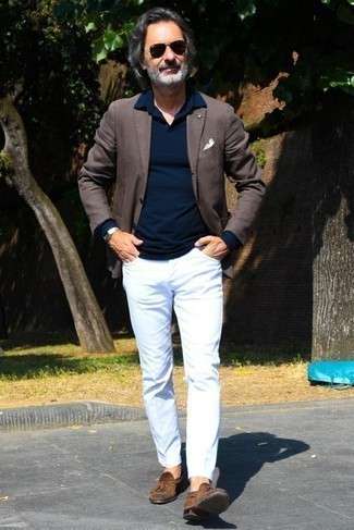 Как носить коричневый пиджак с белыми брюками чинос