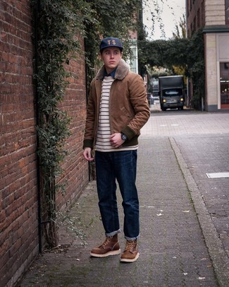 Как носить коричневый бомбер с коричневыми кожаными повседневными ботинками мужчине