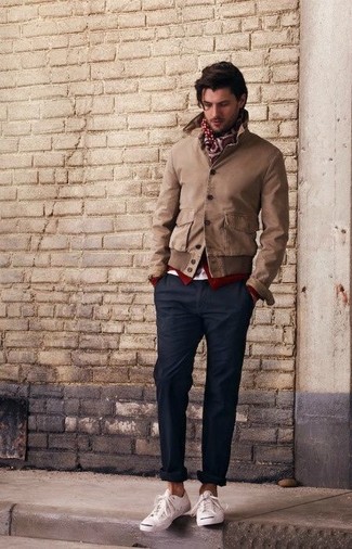 Какие кардиганы носить с коричневым бомбером мужчине