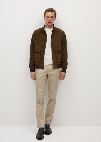 Какие свитера с круглым вырезом носить с коричневым бомбером мужчине