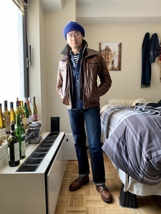 Какие свитера на молнии носить с коричневым бомбером мужчине