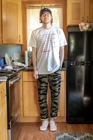 С чем носить коричневый браслет мужчине