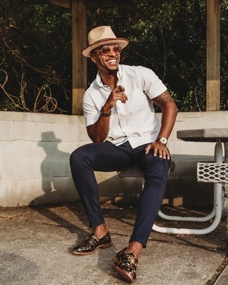 С чем носить коричневый браслет мужчине