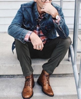 Какие брюки чинос носить с коричневыми ботинками броги