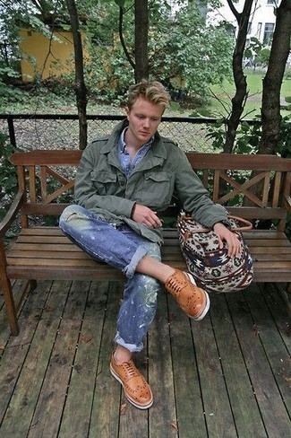 Какие куртки в стиле милитари носить с коричневыми брогами