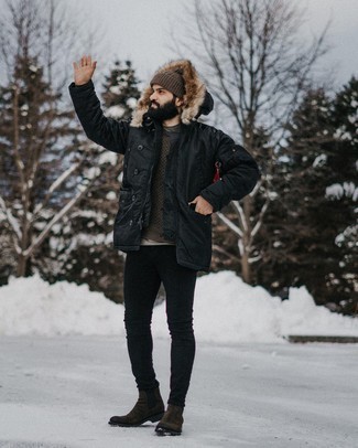 Какие ботинки челси носить с коричневым вязаным свитером мужчине