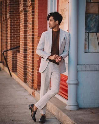 Какие лоферы носить с коричневым вязаным свитером мужчине